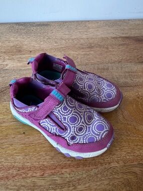 Kids Size 10.5, Merrell velcro strap runners, sneakers, shoes, girls, toddler